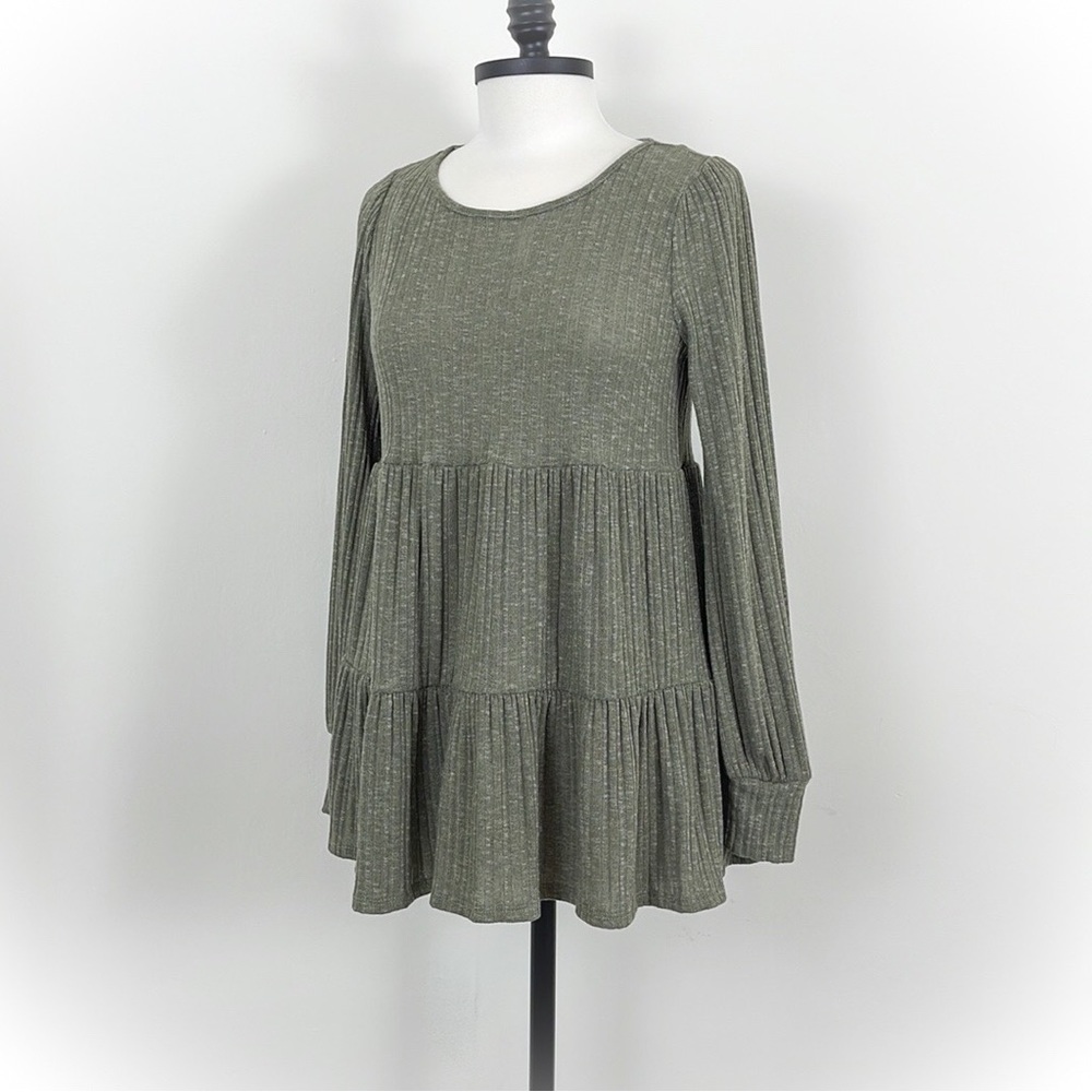 💕Beautiful Sage Green Tiered & Ribbed Tunic Top Long Sleeve💕